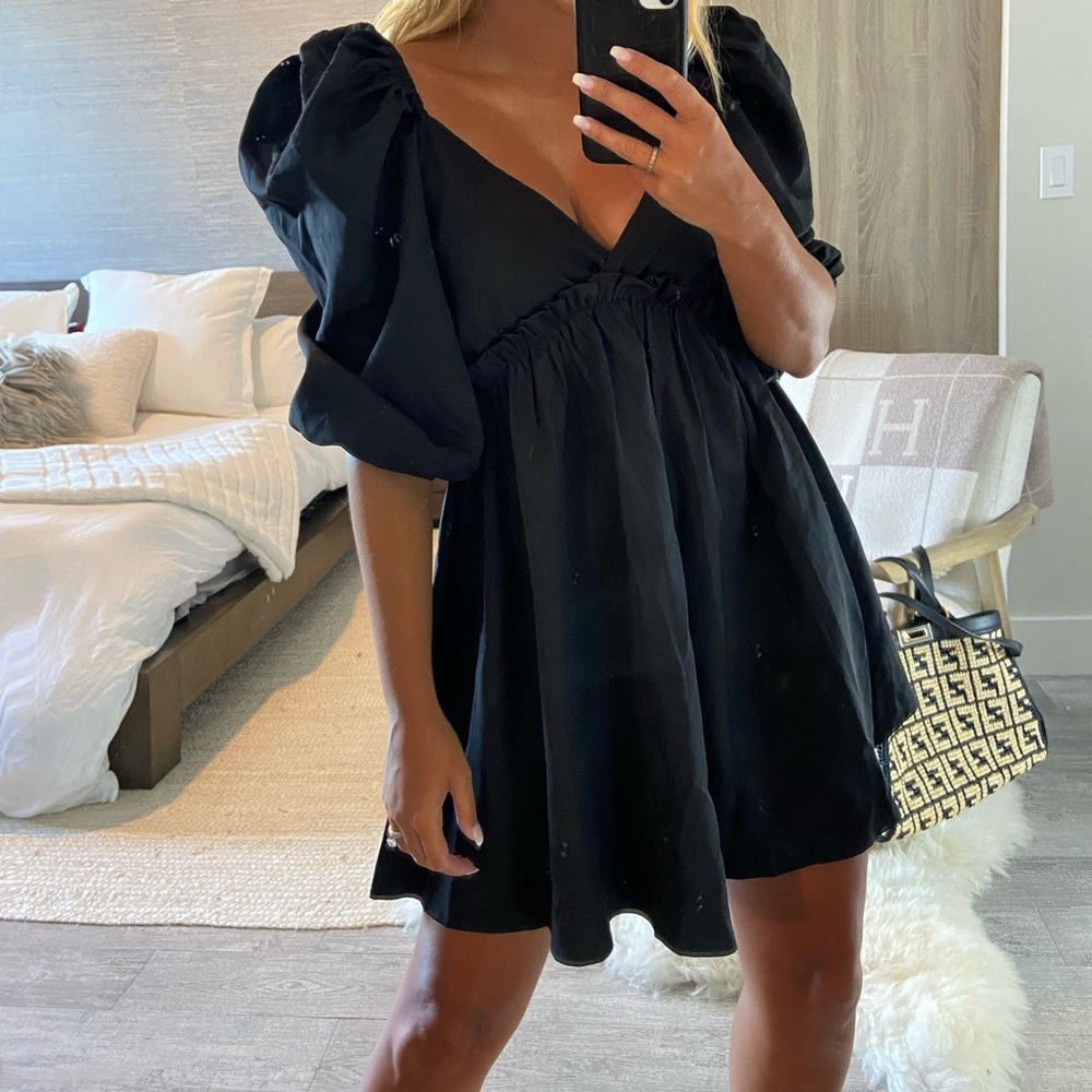 Lorna Luxe in the style puff sleeve baby doll